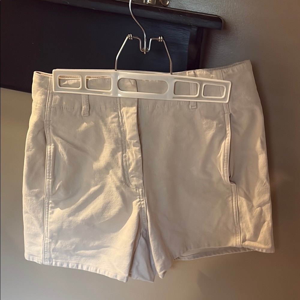 Wilfred Cream Women's Shorts
